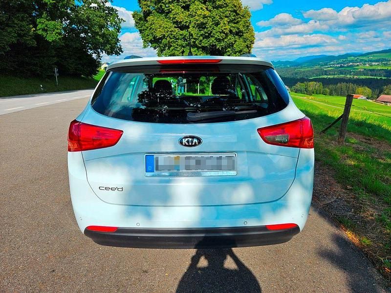 Gebraucht Kia Ceed Sportswagon 135 PS (99 kW) 2018 Weiß Kombi