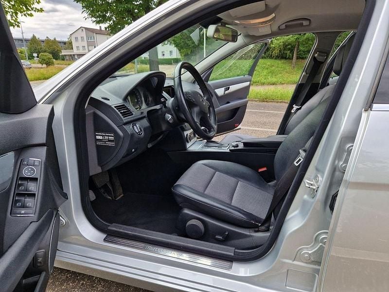 Silber Gebraucht 2007 Mercedes C200 Avantgarde Limousine | 3.900 € (Superpreis) - Bild 1/4