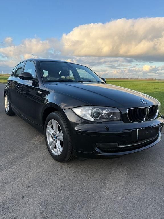 Schwarz Gebraucht 2009 BMW 118 Kleinwagen | 2.500 € (Superpreis) - Bild 1/4