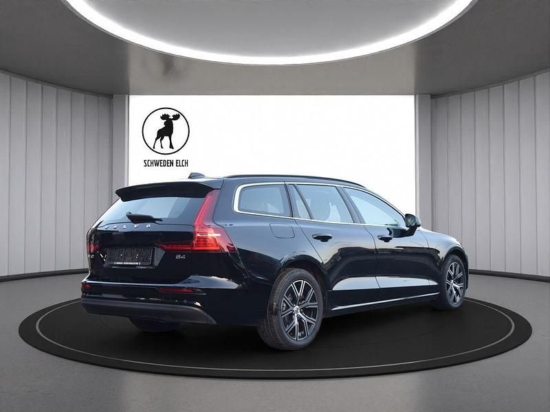 Gebraucht Volvo V60 197 PS (144 kW) 2022 Black stone Kombi