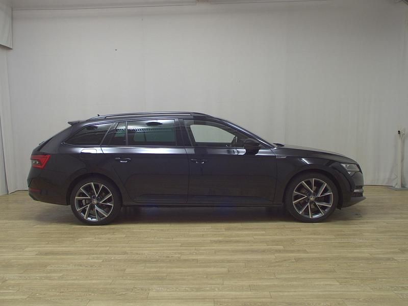 Schwarz Gebraucht 2021 Skoda Superb SportLine Kombi | 17.480 € (Guter Preis) - Bild 1/4