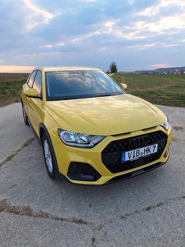 Gebraucht Audi A1 Sport 95 PS (69 kW) 2022 Gelb SUV
