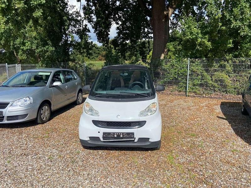 Weiß Gebraucht 2009 Smart ForTwo Coupé Passion Coupé | 3.770 € (Fairer Preis) - Bild 1/4