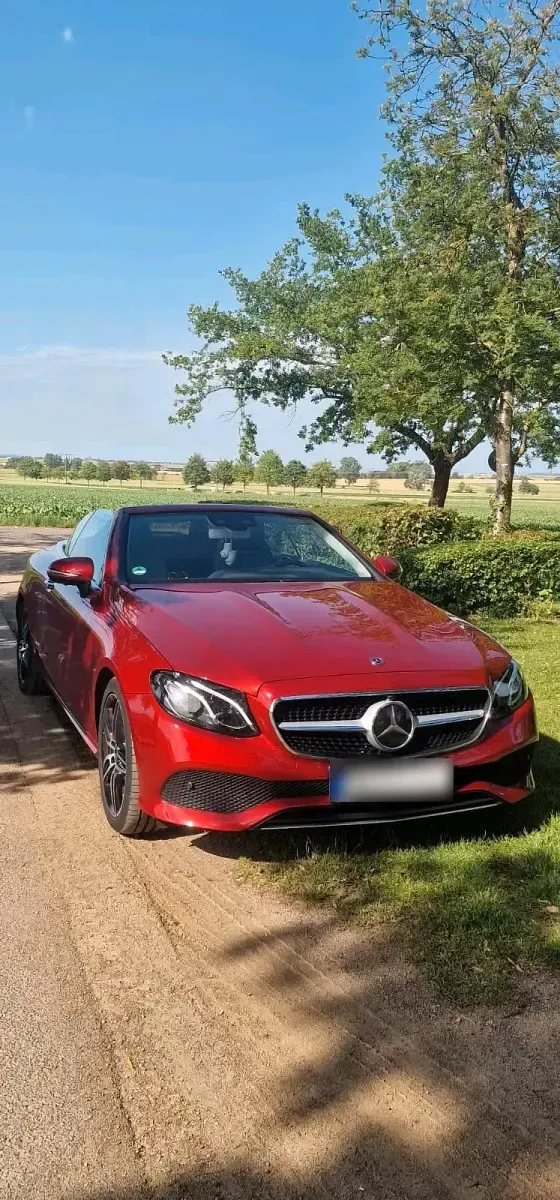 Gebraucht Mercedes E220 194 PS (142 kW) 2018 Rot Cabrio