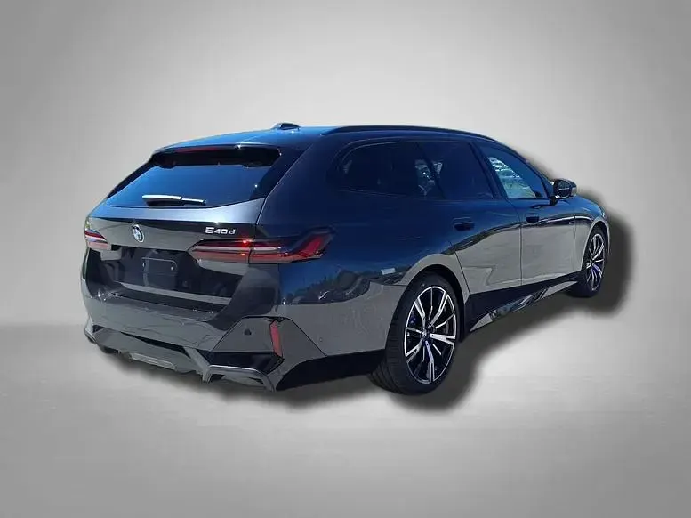 Gebraucht BMW 540 M Sport 286 PS (210 kW) 2026 Sophistograu brillanteffekt metallic Kombi