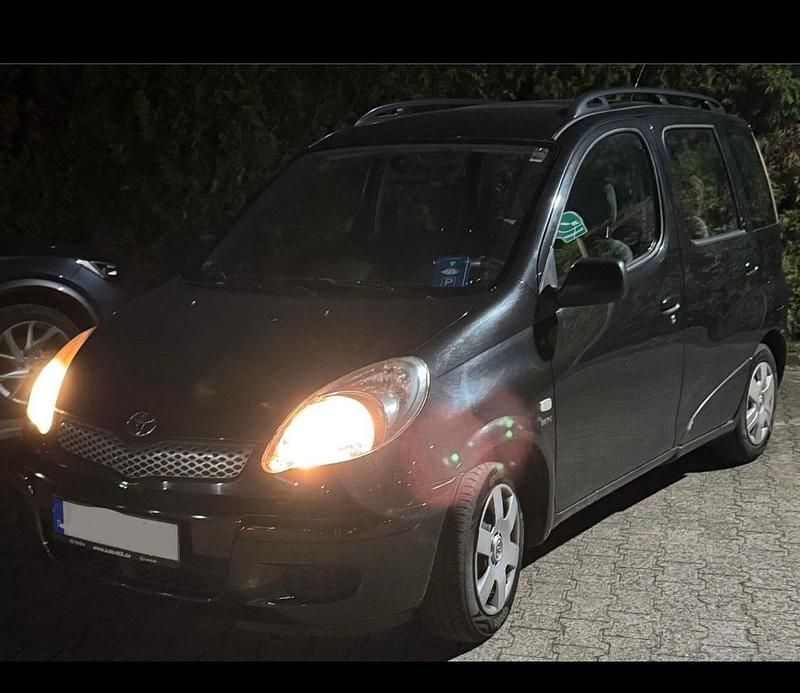 Schwarz Gebraucht 2004 Toyota Yaris Kombi | 3.500 € - Bild 1/4