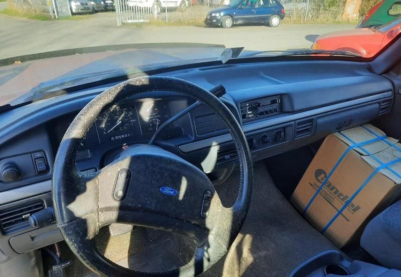 Gebraucht Ford V8 Lariat 145 PS (106 kW) 1992 Rot Pickup