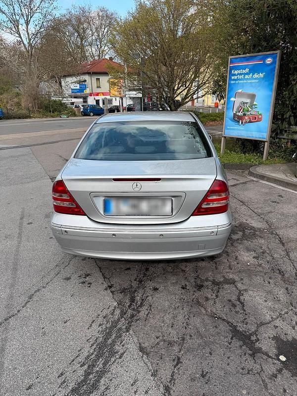 Gebraucht Mercedes C220 143 PS (105 kW) 2002 Grau Limousine