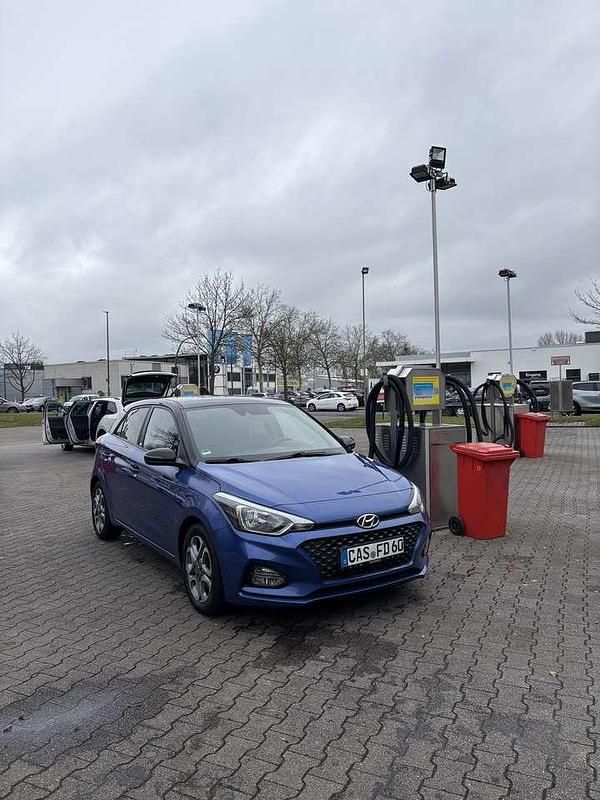Gebraucht Hyundai i20 YES! 101 PS (74 kW) 2019 Blau Kleinwagen