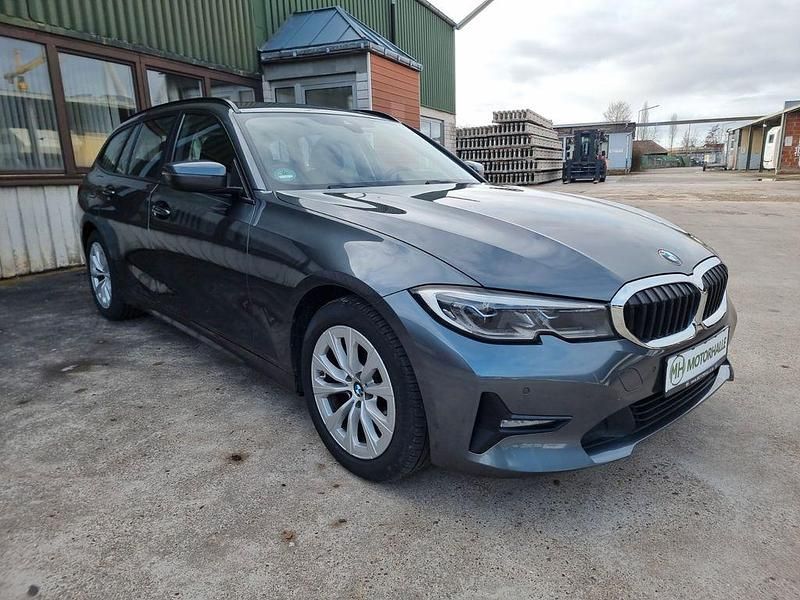 Gebraucht BMW 320 190 PS (139 kW) 2020 Grau Limousine