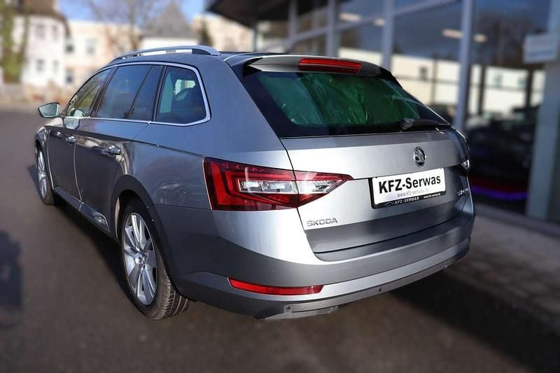 Gebraucht Skoda Superb Style 190 PS (139 kW) 2015 Business grau metallic Kombi