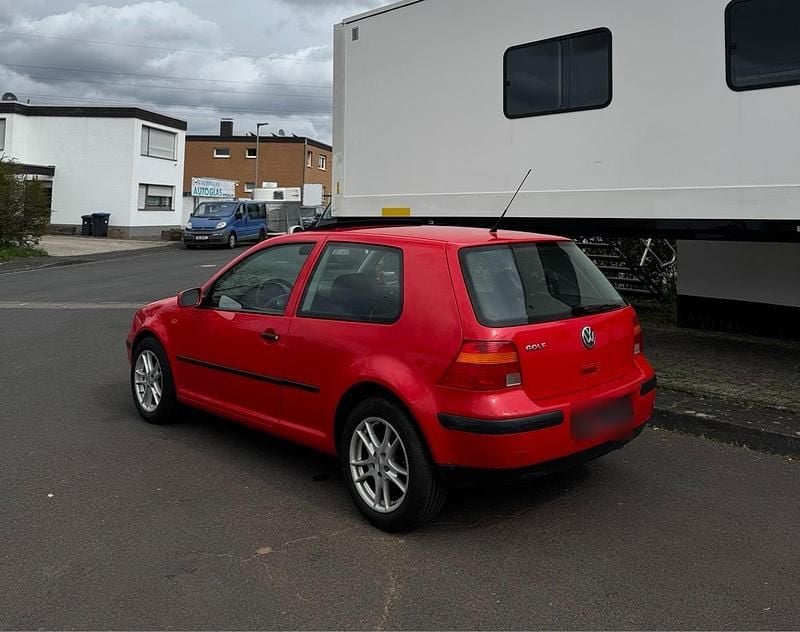 Second-hand VW Golf 75 CP (55 kW) 1999 Roșu Coupe