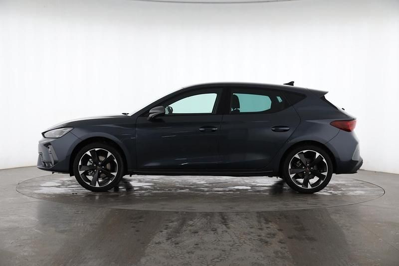 Neu Cupra Leon 150 PS (110 kW) 2026 Magnetic grau Limousine