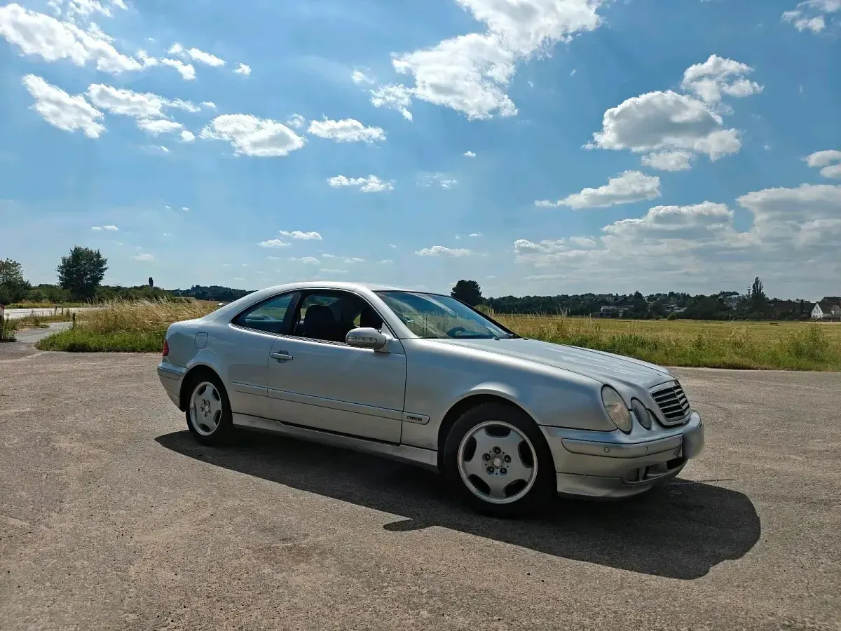 Gebraucht Mercedes CLK320 218 PS (160 kW) 2001 Silber Coupé