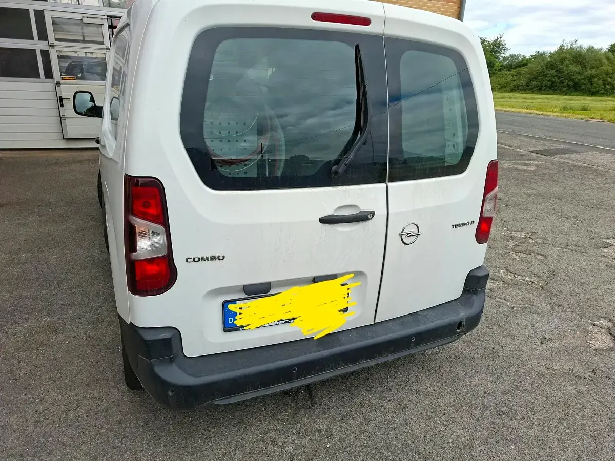 Gebraucht Opel Combo 102 PS (75 kW) 2019 Weiß Van / Kleinbus