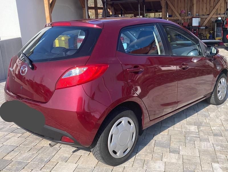 Gebraucht Mazda 2 84 PS (61 kW) 2011 Rot Kleinwagen