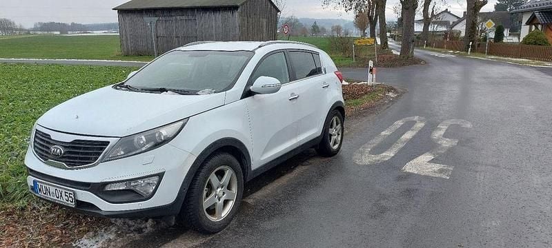 Weiß Gebraucht 2013 Kia Sportage Attract SUV | 7.200 € (Guter Preis) - Bild 1/4