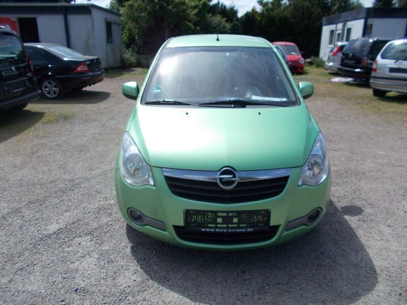 Grün Gebraucht 2009 Opel Agila Edition Limousine | 2.199 € (Fairer Preis) - Bild 1/4