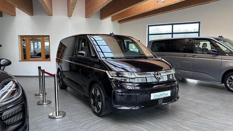 Second-hand VW Multivan Style 150 CP (110 kW) 2022 Negru Monovolum