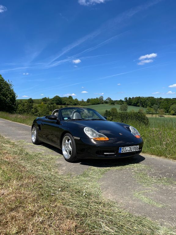 Schwarz Gebraucht 2001 Porsche Boxster Cabrio | 15.986 € (Fairer Preis) - Bild 1/4
