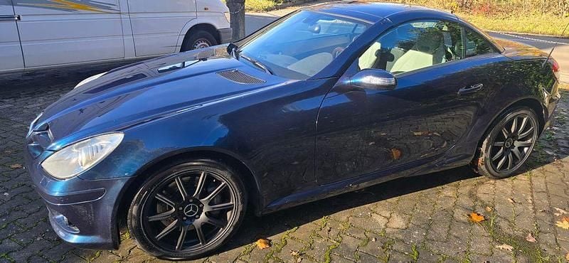 Blau Gebraucht 2004 Mercedes SLK350 AMG Cabrio | 9.300 € (Fairer Preis) - Bild 1/4