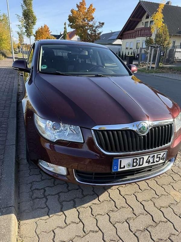 Gebraucht Skoda Superb Elegance 125 PS (91 kW) 2010 Limousine