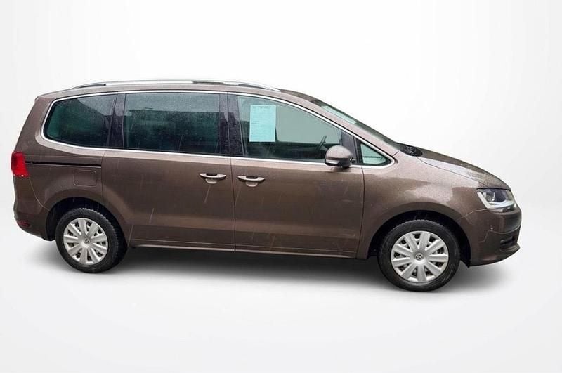 Gebraucht VW Sharan 140 PS (102 kW) 2013 Gold Van / Kleinbus