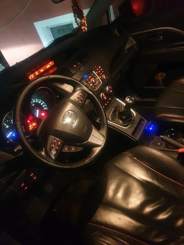 Gebraucht Mazda 5 116 PS (85 kW) 2013 Weiß Van / Kleinbus