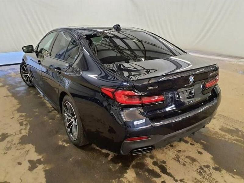 Gebraucht BMW M550 Performance 530 PS (389 kW) 2022 Carbonschwarz met. Limousine