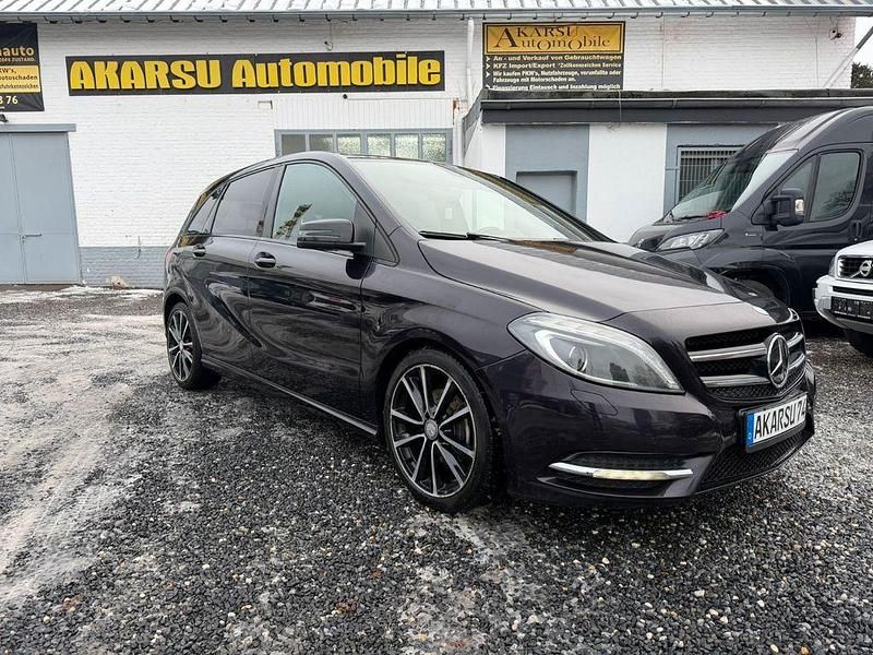 Violet Gebraucht 2013 Mercedes 200 Avantgarde Limousine | 6.350 € (Fairer Preis) - Bild 1/4