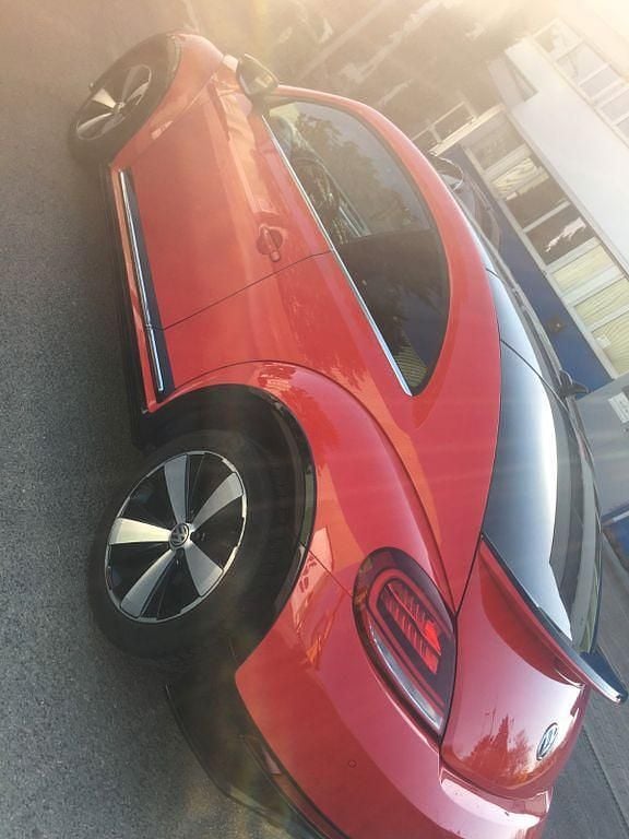 Rot Gebraucht 2017 VW Beetle Exclusive Limousine | 16.790 € (Fairer Preis) - Bild 1/4