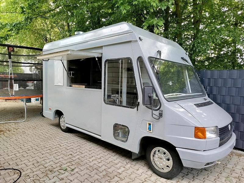 Grau Gebraucht 1993 VW T4 Van | 15.500 € - Bild 1/4