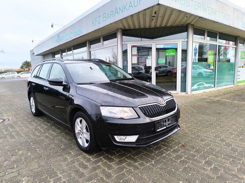 Schwarz Gebraucht 2015 Skoda Octavia Limousine | 11.999 € (Etwas zu teuer) - Bild 1/4
