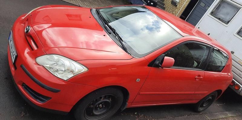 Gebraucht Toyota Corolla 97 PS (71 kW) 2004 Rot Limousine