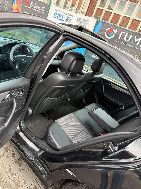 Gebraucht Mercedes 220 170 PS (125 kW) 2006 Schwarz Limousine