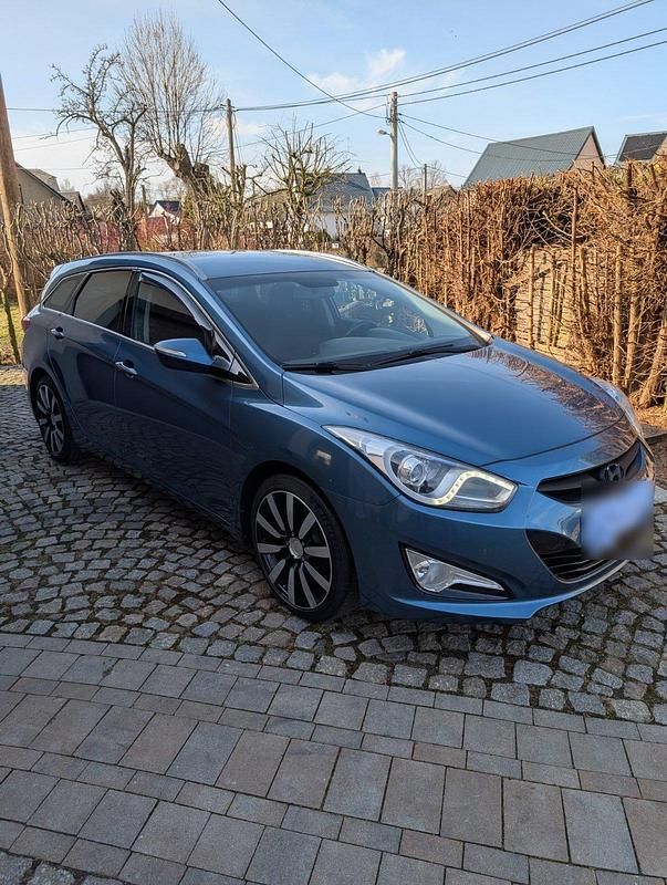 Gebraucht Hyundai i40 136 PS (100 kW) 2012 Blau Kombi