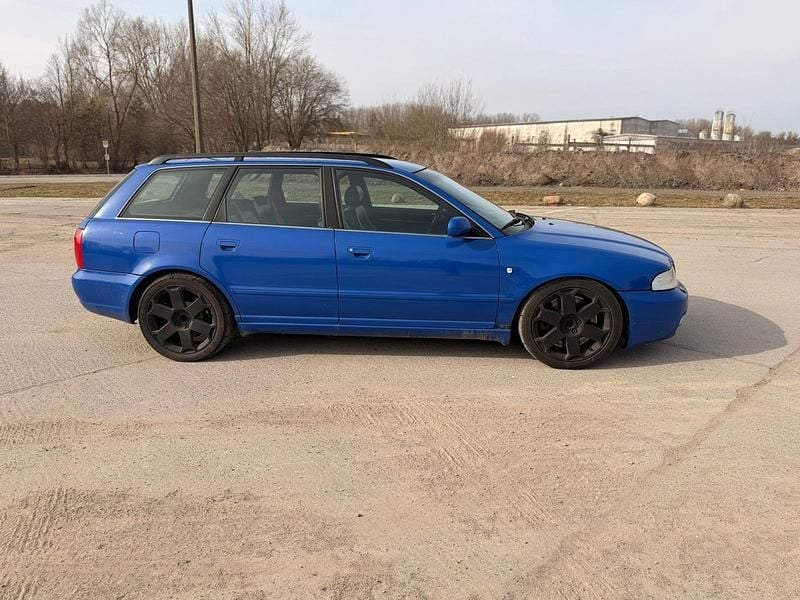 Gebraucht Audi S4 Basis 265 PS (194 kW) 1998 Blau Kombi