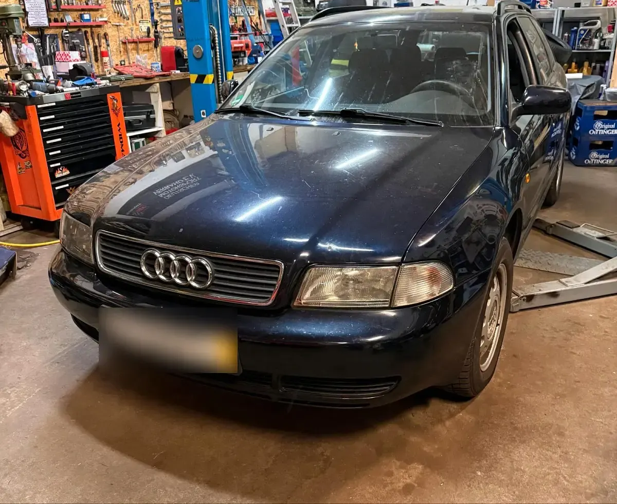 Gebraucht Audi A4 101 PS (74 kW) 1998 Blau Kombi