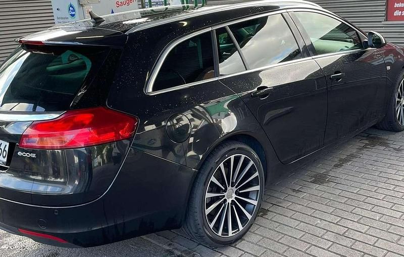 Gebraucht Opel Insignia Edition 163 PS (119 kW) 2014 Schwarz Limousine