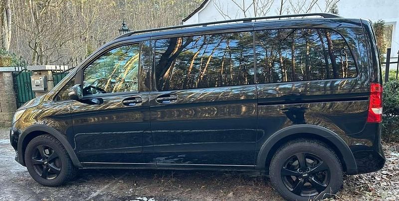 Gebraucht Mercedes V220 Edition 163 PS (119 kW) 2017 Schwarz Van / Kleinbus