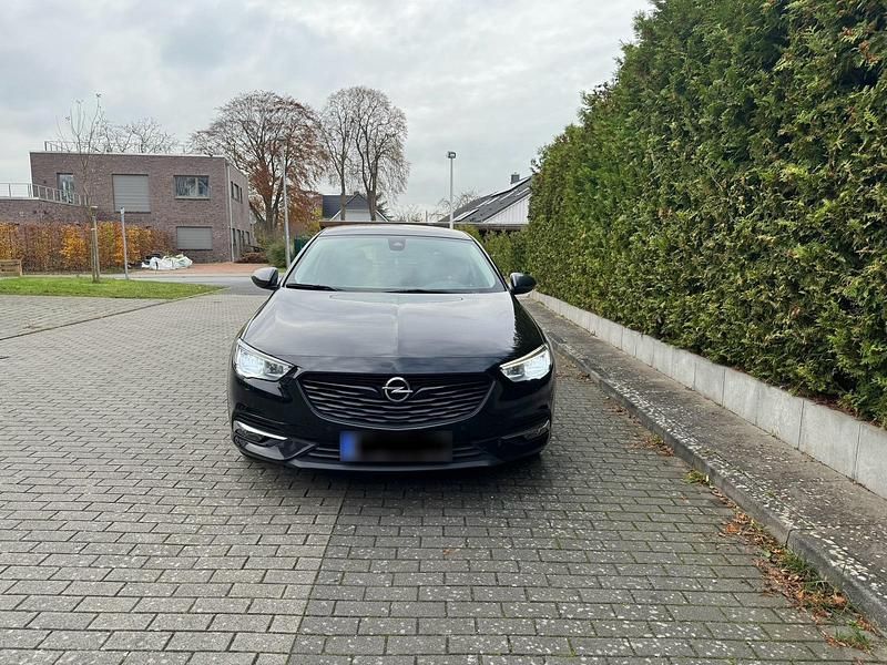 Gebraucht Opel Insignia Edition 136 PS (100 kW) 2017 Schwarz Limousine
