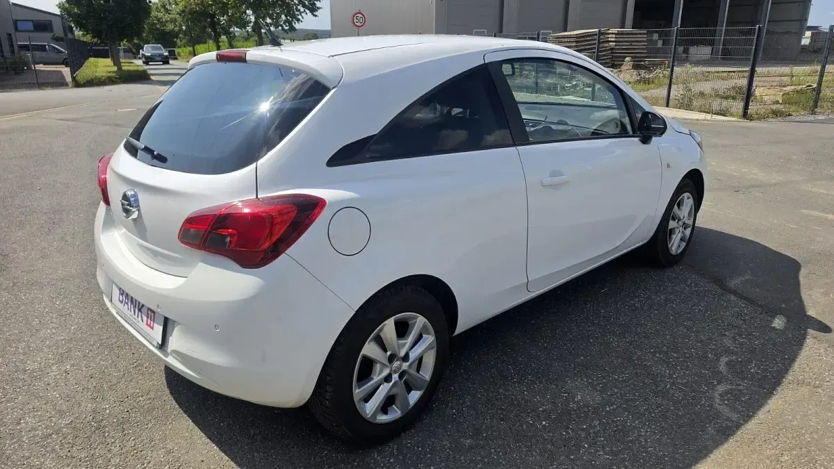 Gebraucht Opel Corsa Edition 90 PS (66 kW) 2016 Weiß Kleinwagen