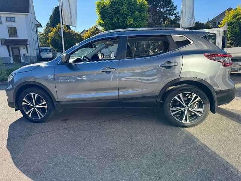 Grau Gebraucht 2020 Nissan Qashqai SUV | 19.250 € (Fairer Preis) - Bild 1/4