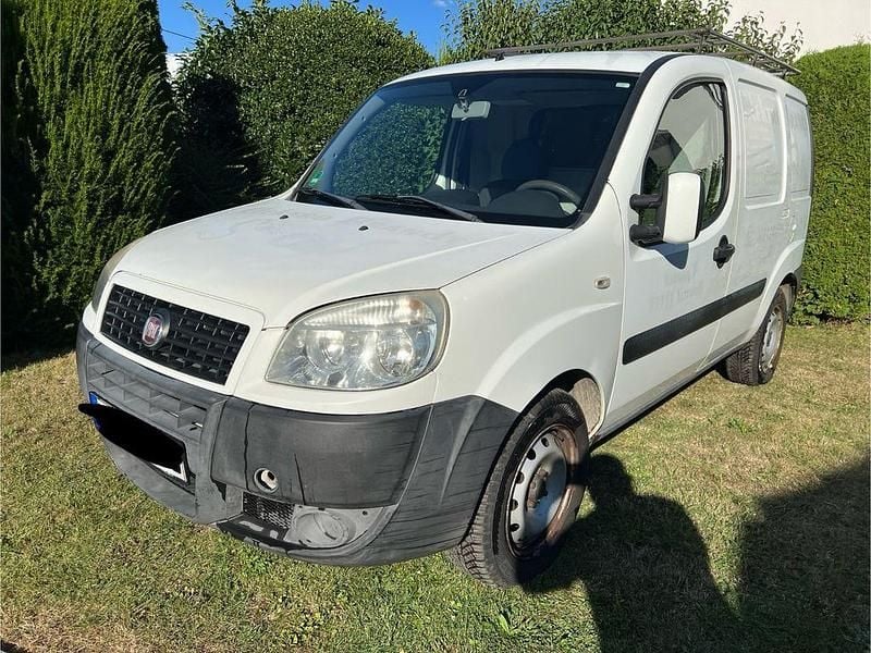 Weiß Gebraucht 2008 Fiat Doblò Van / Kleinbus | 2.900 € (Fairer Preis) - Bild 1/4