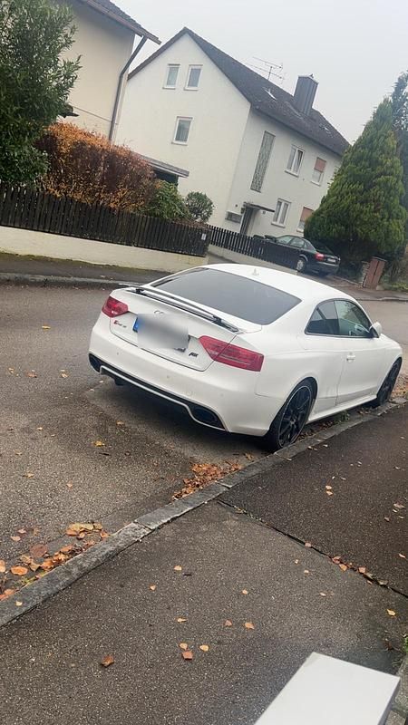 Weiß Gebraucht 2010 Audi RS5 Coupé | 25.000 € (Fairer Preis) - Bild 1/3