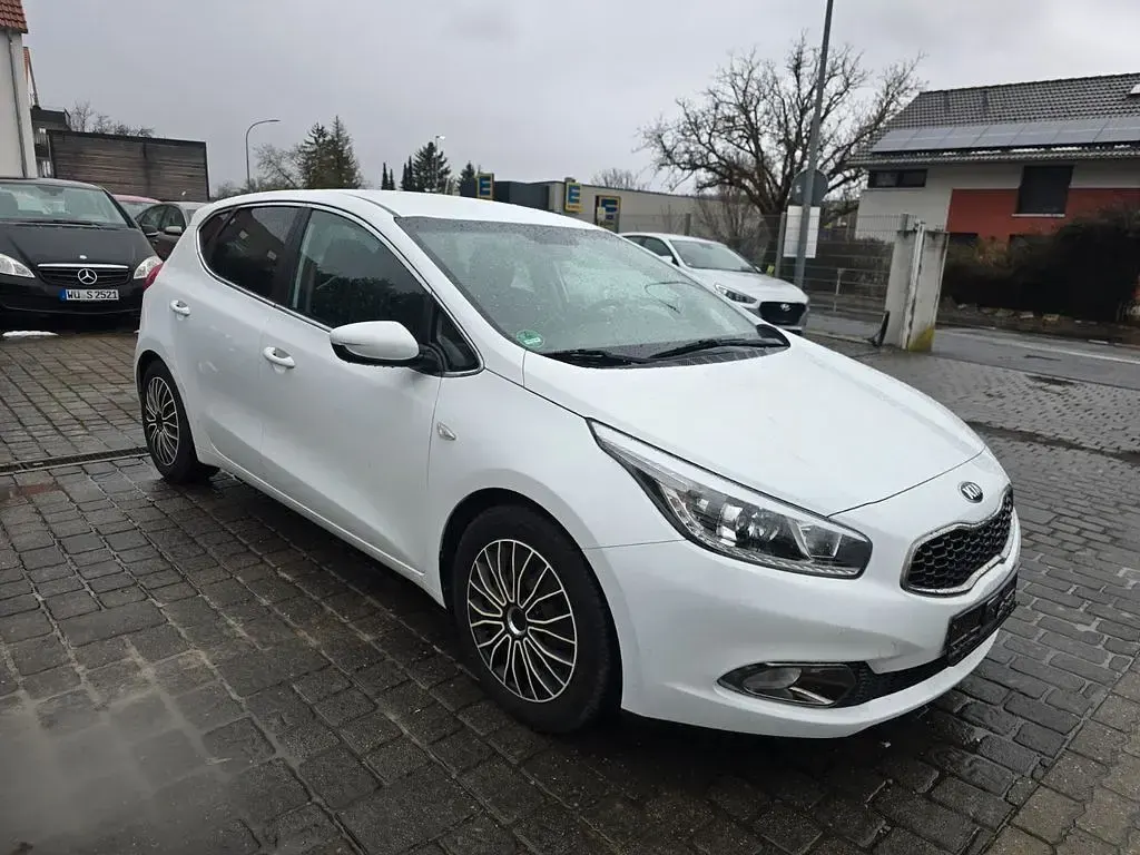 Brugt Kia Ceed 128 HK (94 kW) 2015 Hvid Hatchback