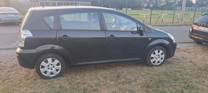 Schwarz Gebraucht 2005 Toyota Corolla Verso Van / Kleinbus | 3.300 € (Fairer Preis) - Bild 1/4