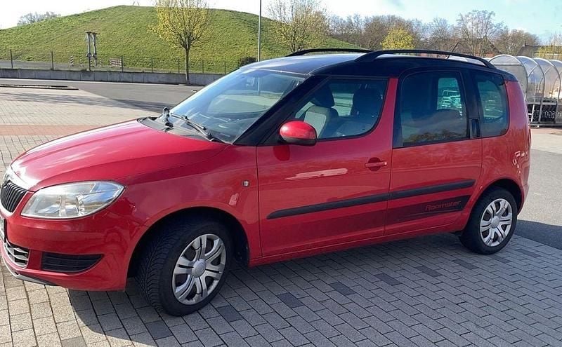 Gebraucht Skoda Roomster 75 PS (55 kW) 2012 Rot Van / Kleinbus