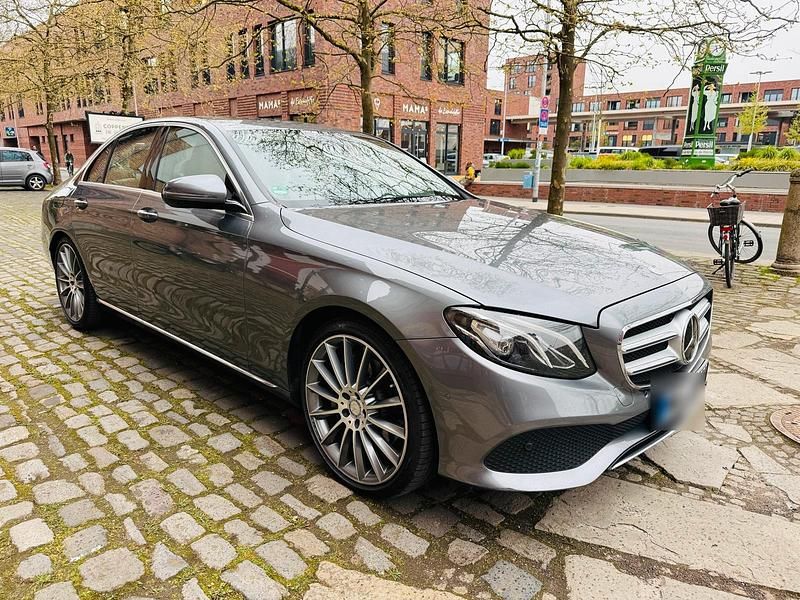 Gebraucht Mercedes E350 258 PS (189 kW) 2016 Silber Limousine