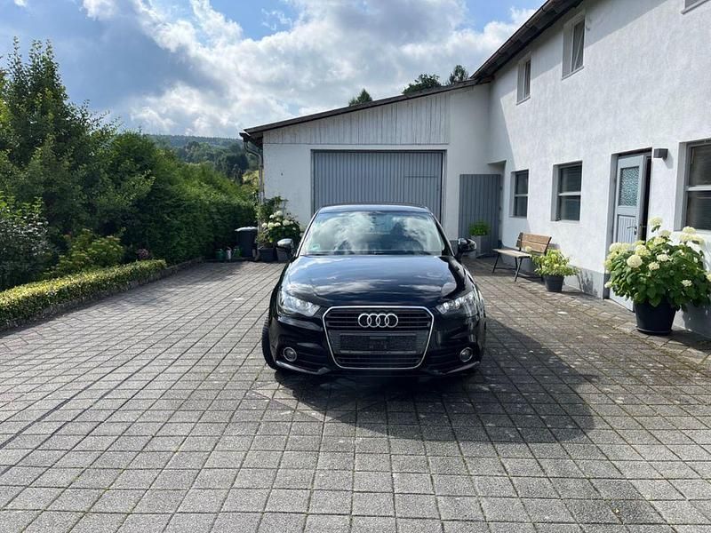 Schwarz Gebraucht 2014 Audi A1 Ambition Kleinwagen | 9.999 € (Etwas zu teuer) - Bild 1/4